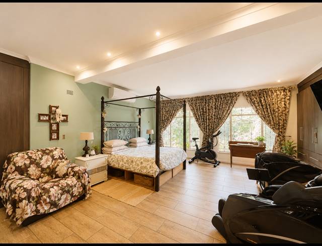 5 BEDROOM HOUSE FOR SALE IN UNITAS PARK